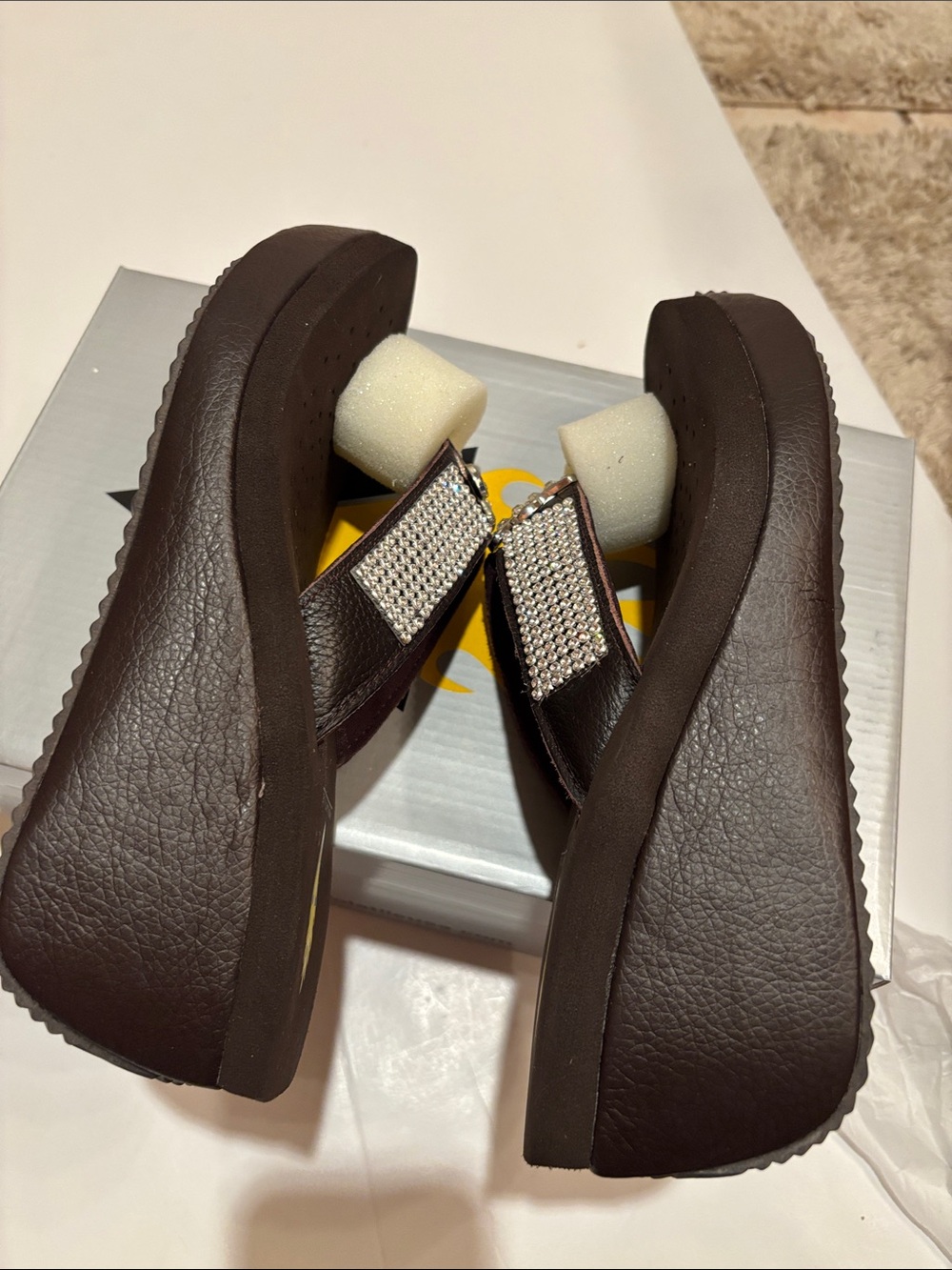 NWT Volatile Brown Rhinestone Wedge Sandals Melinda shoes thongs 6 gorgeous - Picture 5 of 9